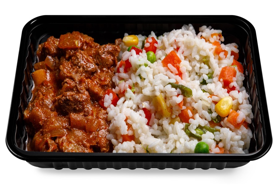 Гуляш из свинины с рисом и овощами